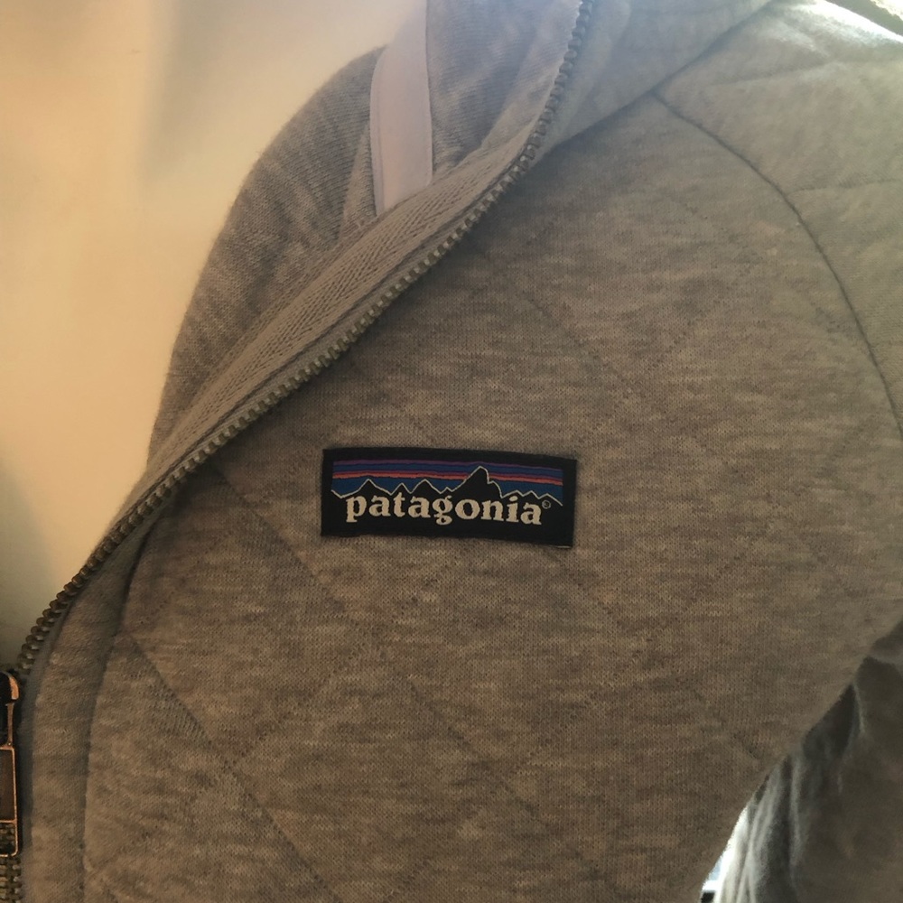 Patagonia quilted zip up hoodie - Picture 3 of 4